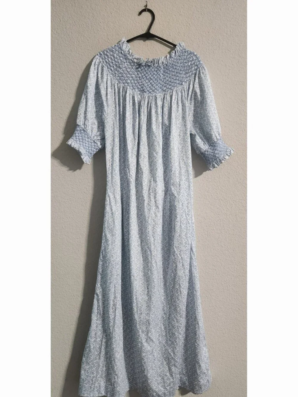 Dondolo Women’s Lounge Dress White Light Blue Floral Pattern size medium